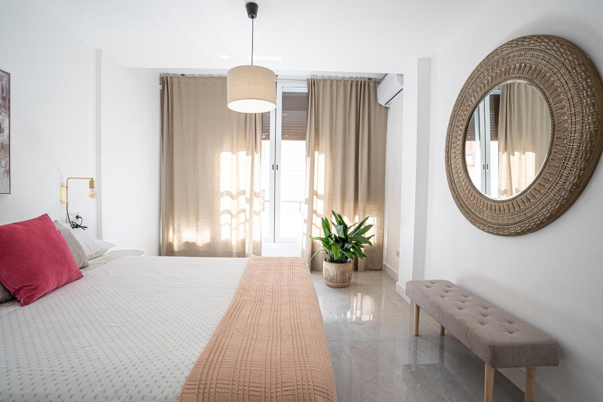 Apartment Center Soho Deluxe مالقة المظهر الخارجي الصورة
