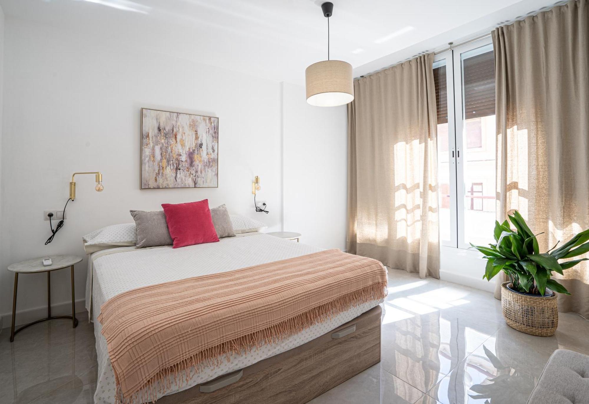 Apartment Center Soho Deluxe مالقة المظهر الخارجي الصورة