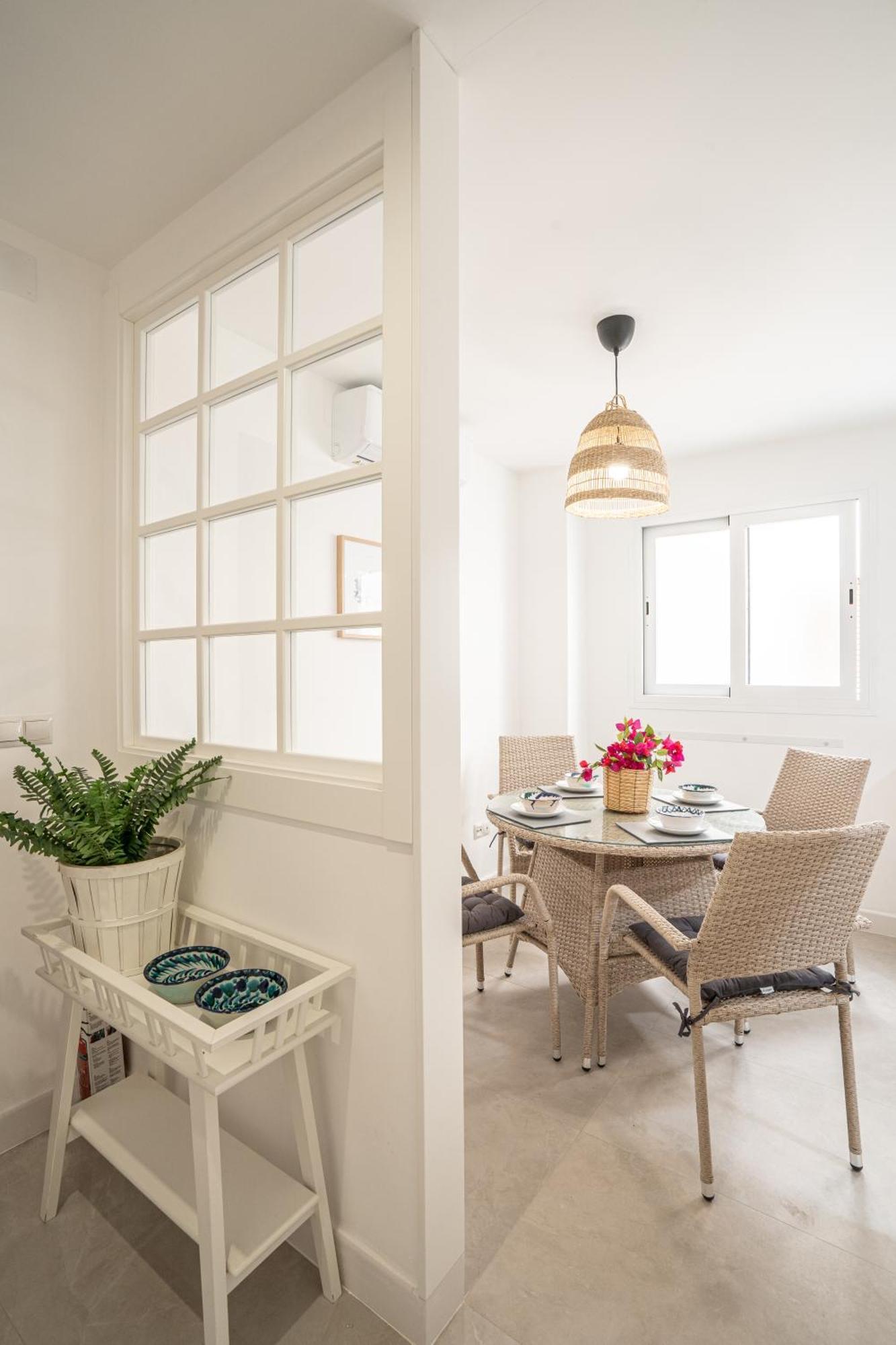 Apartment Center Soho Deluxe مالقة المظهر الخارجي الصورة