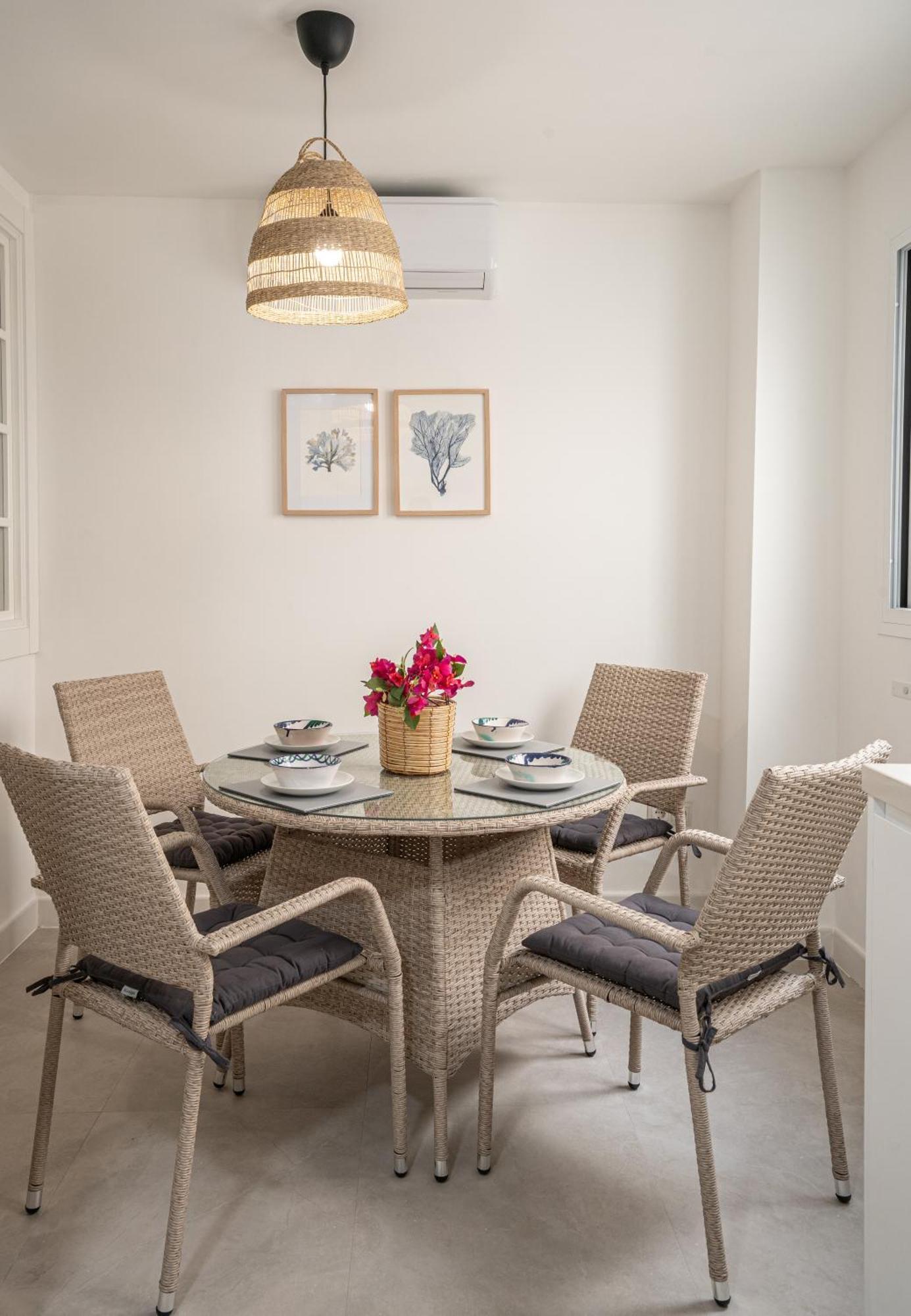 Apartment Center Soho Deluxe مالقة المظهر الخارجي الصورة